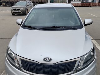 2014 Kia Rio 6-speed III, серебристый, 850000 рублей, вид 1