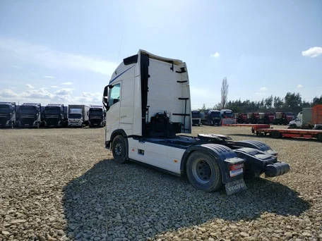2023 Volvo FH, белый, 12502000 рублей, вид 4