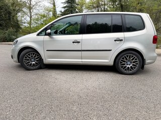 2010 Volkswagen Touran I Рестайлинг 2, серебристый, 780000 рублей, вид 3