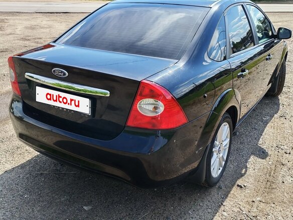 2009 Ford Focus II Рестайлинг, чёрный, 690000 рублей - вид 3