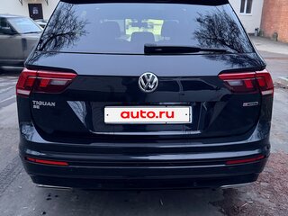 2020 Volkswagen Tiguan Allspace II, чёрный, 3650000 рублей, вид 4