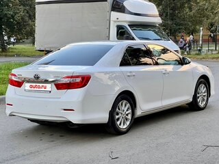 2013 Toyota Camry VII (XV50), белый, 1395000 рублей, вид 3