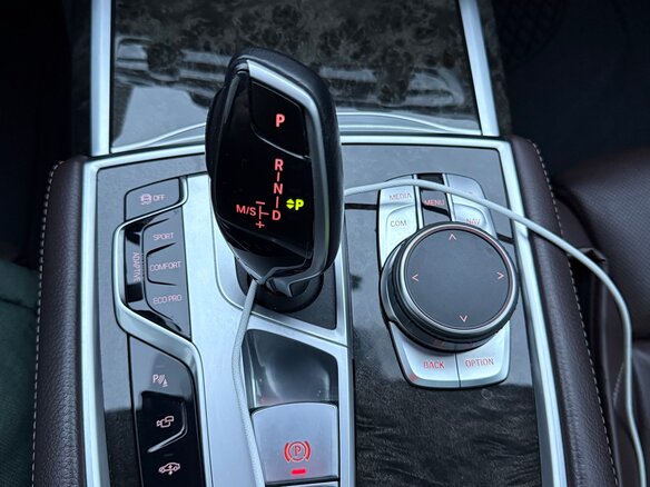 2020 BMW 7 серии 730i VI (G11/G12) Рестайлинг, белый, 4700000 рублей - вид 18
