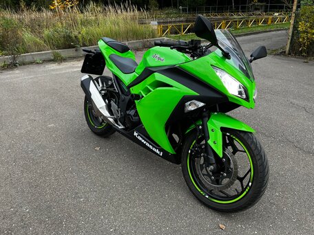2014 Kawasaki Ninja 300, зелёный, 420000 рублей, вид 1