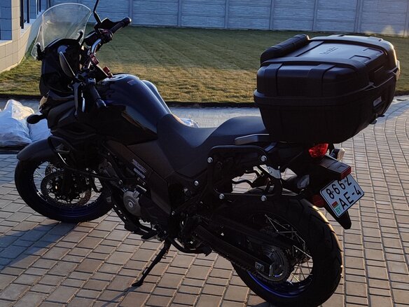 2022 Suzuki V-Strom DL 650, чёрный, 1061310 рублей