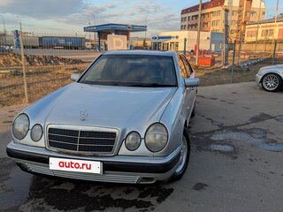 1998 Mercedes-Benz E-Класс 200 II (W210, S210), серебристый, 400000 рублей, вид 2