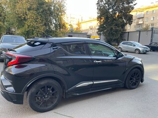 2019 Toyota C-HR I Рестайлинг, чёрный, 1980000 рублей, вид 2