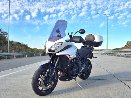 2014 Triumph Tiger 1050, белый, 840000 рублей, вид 3