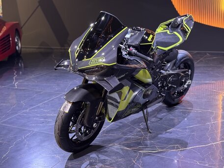 2026 Ducati Panigale V4, жёлтый, 10315000 рублей, вид 4