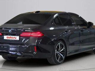 2023 BMW 5 серии 530i xDrive VIII (G60/G61/G68), чёрный, 6490000 рублей, вид 3