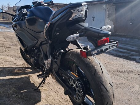 2024 Kawasaki Ninja 650, чёрный, 794381 рублей, вид 5