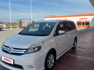 2014 Toyota ISis I Рестайлинг, белый, 1450000 рублей, вид 1