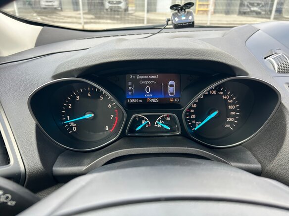 2016 Ford Kuga II Рестайлинг, белый, 1400000 рублей - вид 6