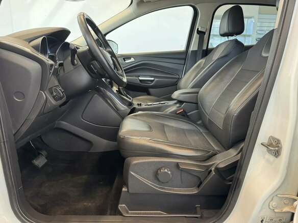 2015 Ford Kuga II, белый, 1069000 рублей - вид 8