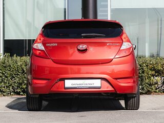 2012 Hyundai Solaris I, красный, 700000 рублей, вид 4