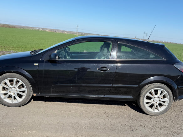 2008 Opel Astra GTC H Рестайлинг, чёрный, 450000 рублей - вид 8