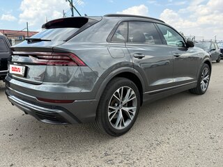 2019 Audi Q8 55 TFSI I (4M), серый, 6300000 рублей, вид 5