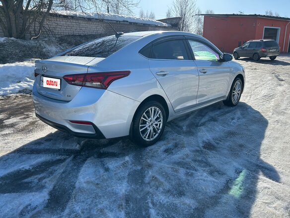 2019 Hyundai Solaris II, серебристый, 1600000 рублей - вид 3