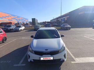 2020 Kia Rio IV, белый, 1000050 рублей, вид 3