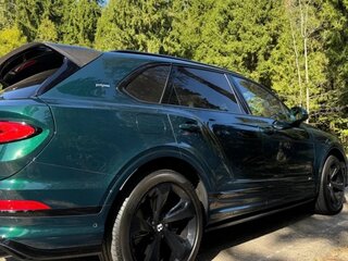 2021 Bentley Bentayga I Рестайлинг, зелёный, 18000000 рублей, вид 2