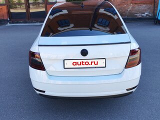 2017 Skoda Octavia III (A7) Рестайлинг, белый, 1500000 рублей, вид 4