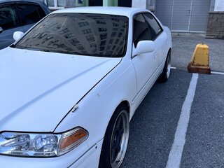 1998 Toyota Mark II VIII (X100), белый, 495000 рублей, вид 1