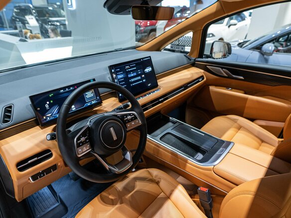 2024 Wey 80 Premium 37.96 kWh, золотистый, 6899000 рублей - вид 27