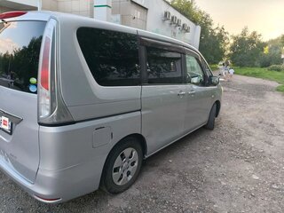 2012 Nissan Serena IV (C26), серебристый, 1200000 рублей, вид 3