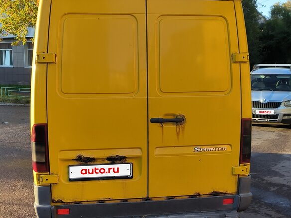 2006 Mercedes-Benz Sprinter, жёлтый, 400000 рублей - вид 12