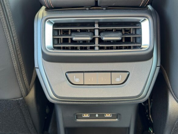 2026 Geely Okavango I Рестайлинг, серый, 4025990 рублей - вид 19
