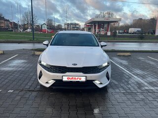 2020 Kia K5 III, белый, 2410000 рублей, вид 1