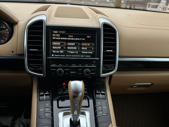 2010 Porsche Cayenne II (958), чёрный, 1980000 рублей - вид 9