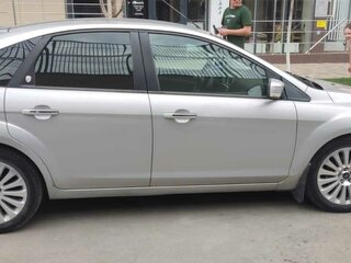 2008 Ford Focus II Рестайлинг, серебристый, 620000 рублей, вид 3