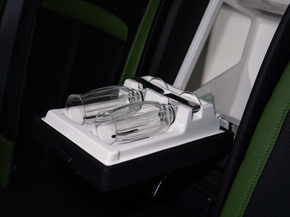 2025 Rolls-Royce Cullinan Black Badge I Рестайлинг (Series II), чёрный, 58000000 рублей - вид 23