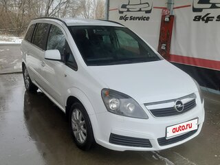 2010 Opel Zafira B Рестайлинг, белый, 650000 рублей, вид 2