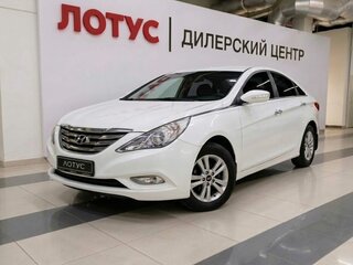 Hyundai Sonata VI (YF)