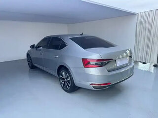 2023 Skoda Superb III Рестайлинг, серый, 2200444 рублей, вид 4