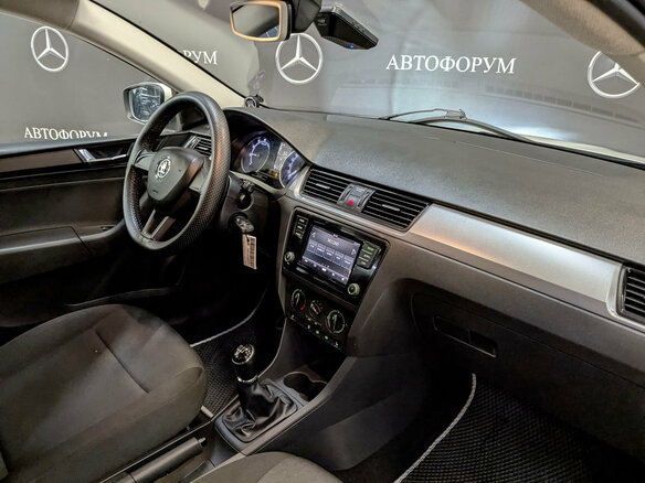 2019 Skoda Rapid I Рестайлинг, белый, 800000 рублей - вид 12