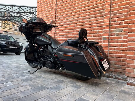 2019 Harley-Davidson CVO Road Glide Limited, серый, 2490000 рублей, вид 2