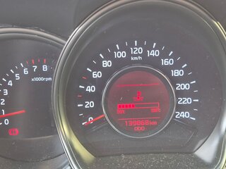 2016 Kia Ceed II Рестайлинг, белый, 1050000 рублей, вид 5