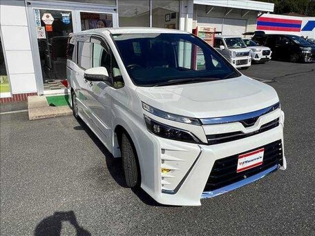 Toyota Voxy III (R80) Рестайлинг