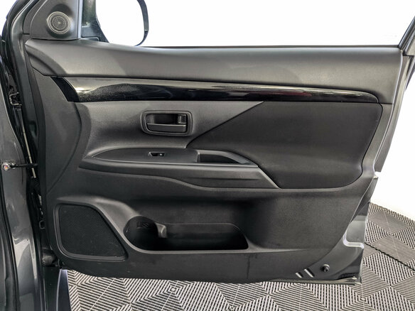 2019 Mitsubishi Outlander III Рестайлинг 3, серый, 1710000 рублей - вид 23