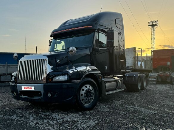 2004 Freightliner Century Class, чёрный, 1500000 рублей - вид 1