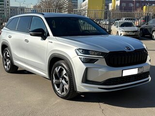 2025 Skoda Kodiaq II, серебристый, 5200000 рублей, вид 1
