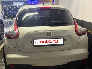 2017 Nissan Juke I Рестайлинг, белый, 1400000 рублей, вид 4