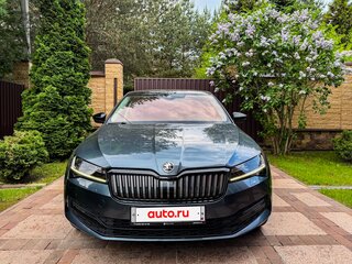 2021 Skoda Superb III Рестайлинг, серый, 2500000 рублей, вид 2