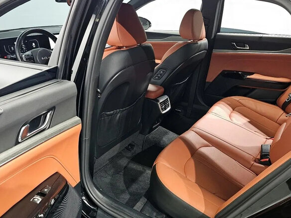 2024 Kia K5 III Рестайлинг, чёрный, 3100000 рублей - вид 6