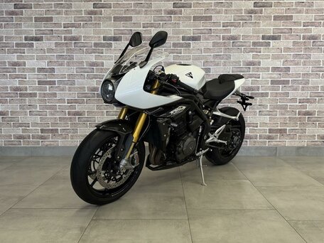 2023 Triumph Speed Triple, белый, 1472000 рублей, вид 2
