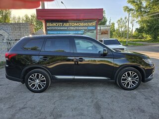 2018 Mitsubishi Outlander III Рестайлинг 2, чёрный, 1770000 рублей, вид 4