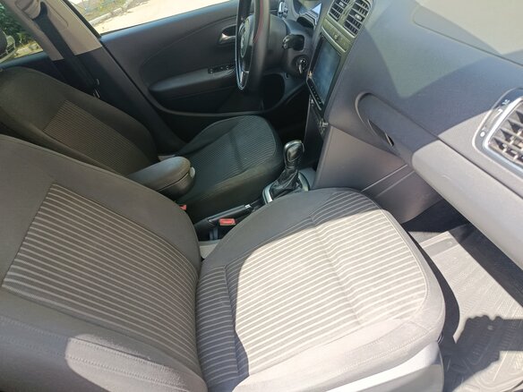 2013 Volkswagen Polo V, чёрный, 999999 рублей - вид 18